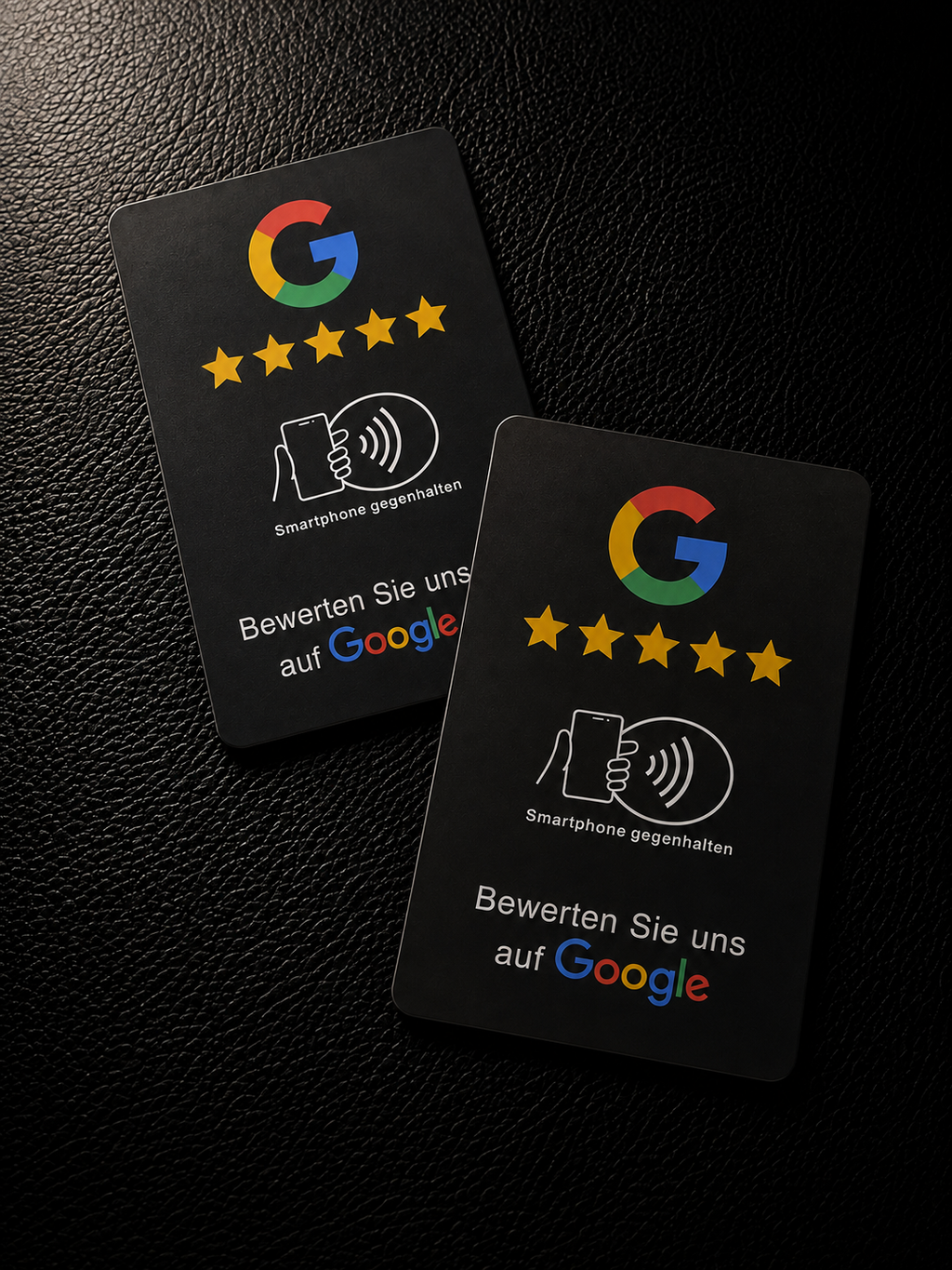Schwarze Google Bewertungskarte mit NFC Chip und Sternebewertung