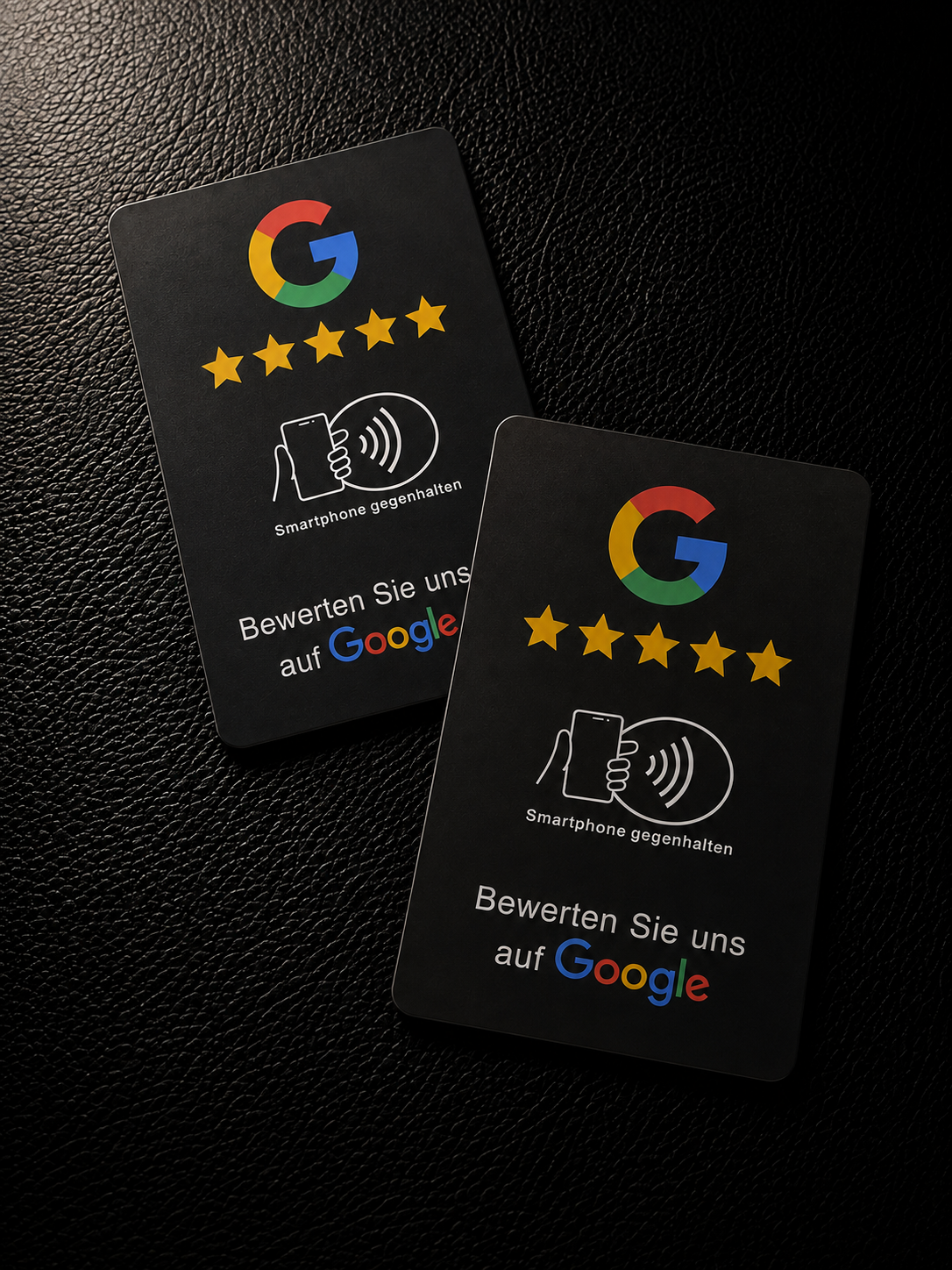 Schwarze Google Bewertungskarte mit NFC Chip und Sternebewertung