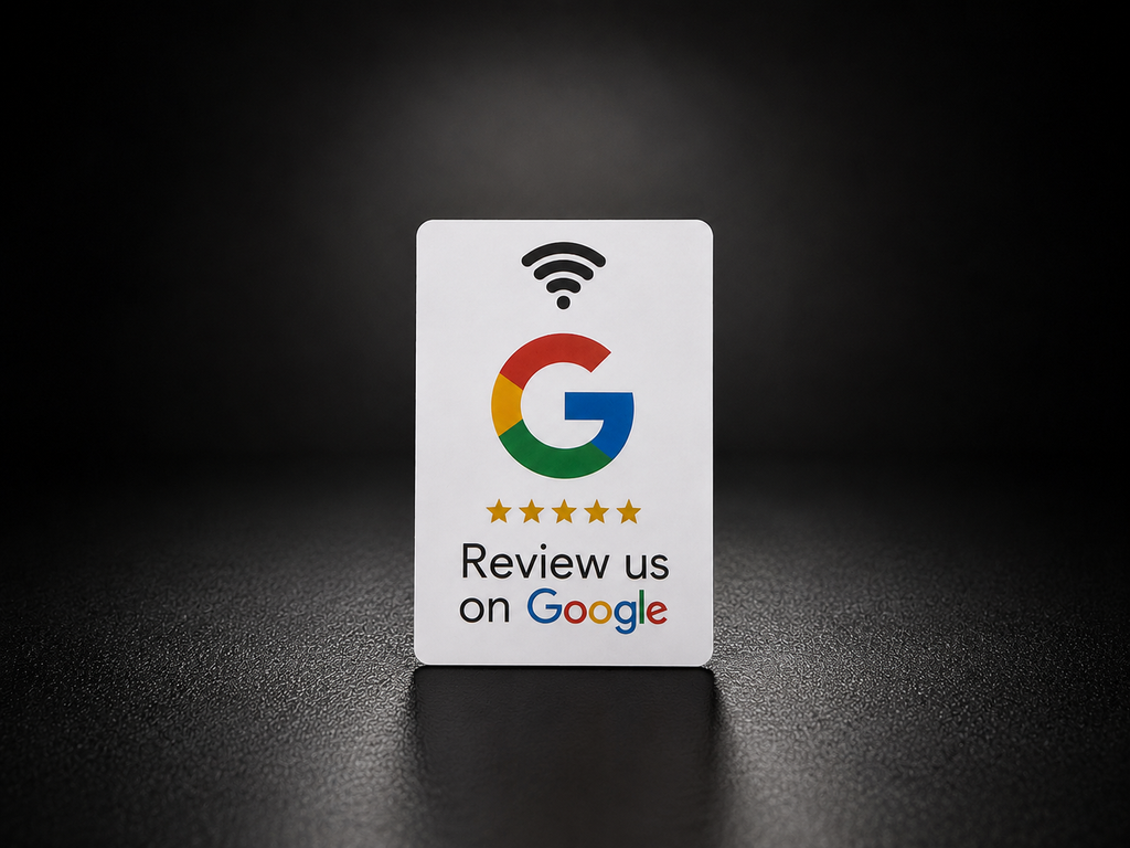 NFC Karte mit Aufschrift Review us on Google und Google Logo