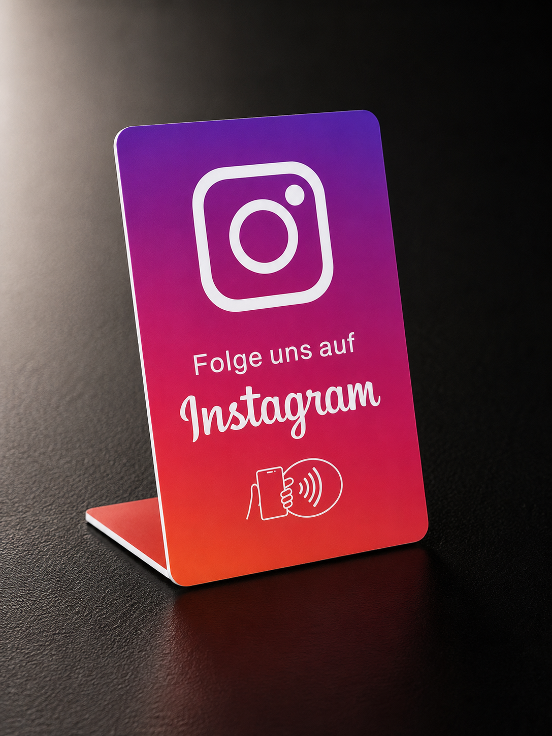 Instagram NFC Aufsteller für mehr Follower, steht auf Tresen