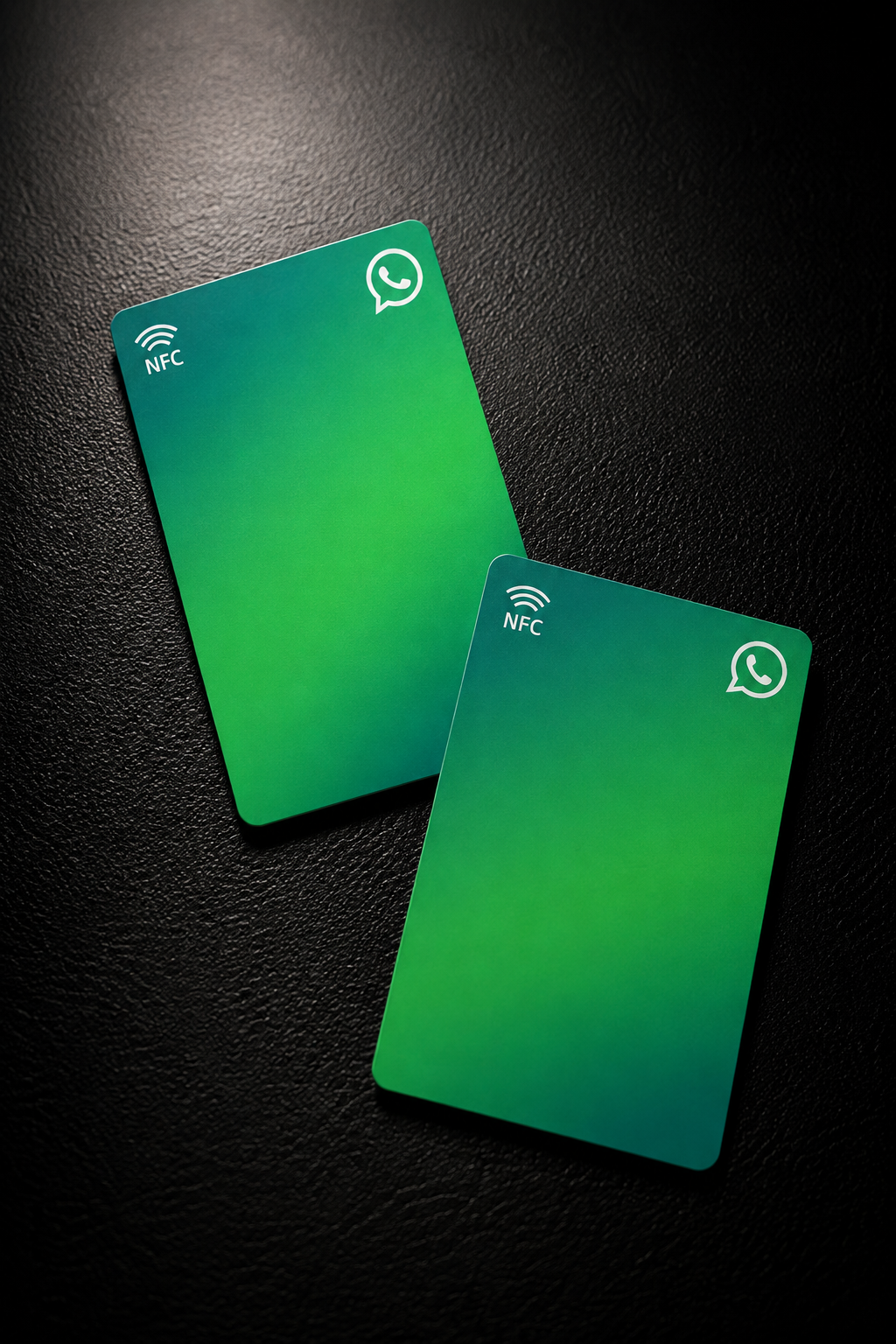 WhatsApp NFC Karte, weisses Design mit grünem WhatsApp Logo